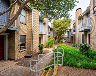 832 Banister Ln - Photo Thumbnail 6