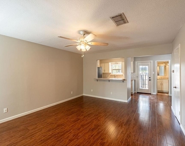 832 Banister Ln - Photo Thumbnail 7