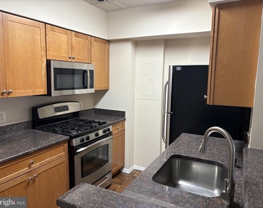 4801 Fairmont Avenue - Photo Thumbnail 6