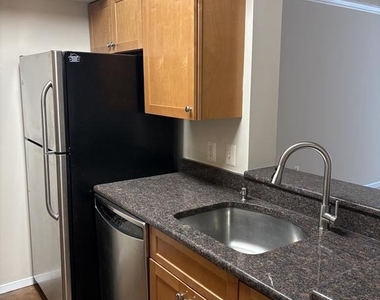 4801 Fairmont Avenue - Photo Thumbnail 7