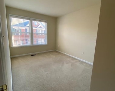 2135 Darcy Green Place - Photo Thumbnail 22