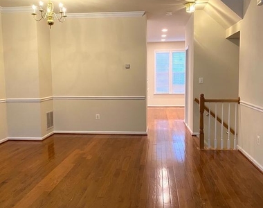 2135 Darcy Green Place - Photo Thumbnail 11