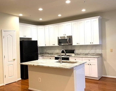2135 Darcy Green Place - Photo Thumbnail 7