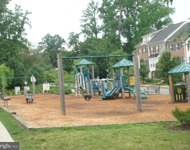 2135 Darcy Green Place - Photo Thumbnail 27