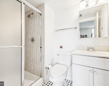 7420 Westlake Terrace - Photo Thumbnail 21