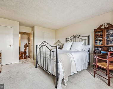 7420 Westlake Terrace - Photo Thumbnail 16