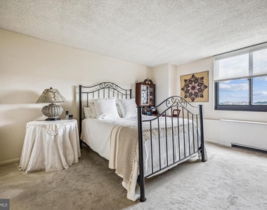 7420 Westlake Terrace - Photo Thumbnail 15
