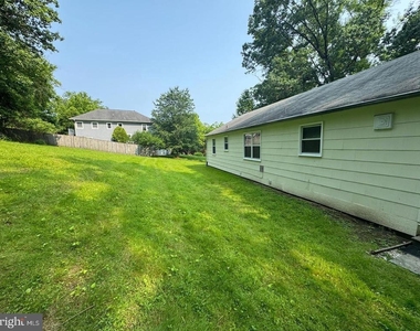 8905 Frederick Road - Photo Thumbnail 3