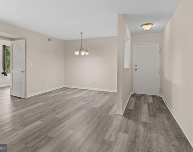 5478 Cedar Lane - Photo Thumbnail 3