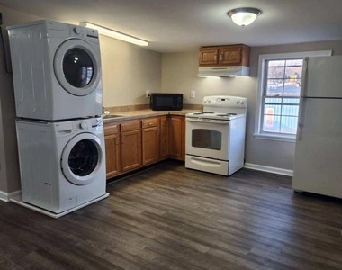 907 Warren Street - Photo Thumbnail 9