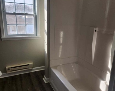 907 Warren Street - Photo Thumbnail 1
