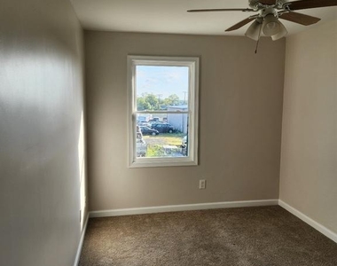 1325 S Philadelphia Boulevard - Photo Thumbnail 9