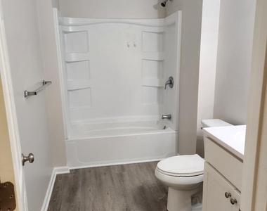 1325 S Philadelphia Boulevard - Photo Thumbnail 15
