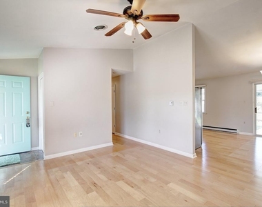 430 Banksia Drive - Photo Thumbnail 5