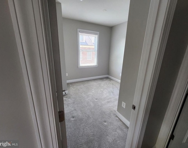 2 Maxwell Square - Photo Thumbnail 12