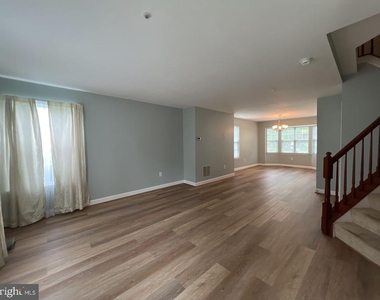 6402 View Point Court - Photo Thumbnail 2
