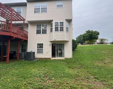 6402 View Point Court - Photo Thumbnail 13
