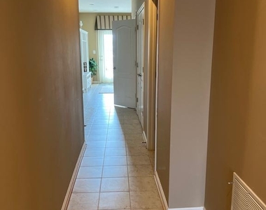 401 N Seaway Ct - Photo Thumbnail 30