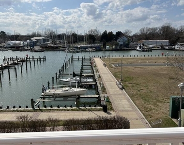 401 N Seaway Ct - Photo Thumbnail 25