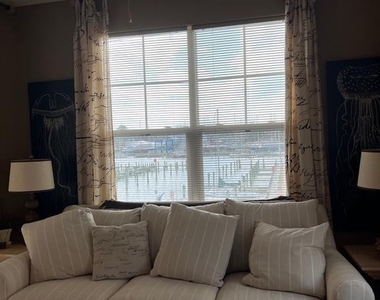 401 N Seaway Ct - Photo Thumbnail 11