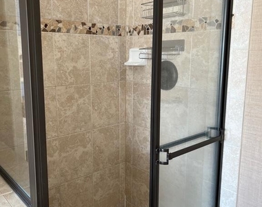 401 N Seaway Ct - Photo Thumbnail 18