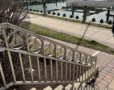 401 N Seaway Ct - Photo Thumbnail 27