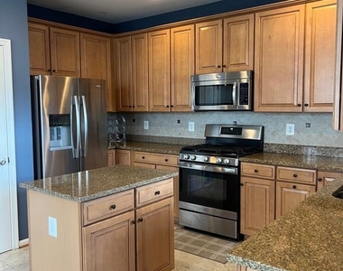 401 N Seaway Ct - Photo Thumbnail 58