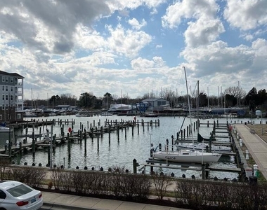 401 N Seaway Ct - Photo Thumbnail 9