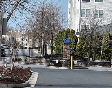 401 N Seaway Ct - Photo Thumbnail 28