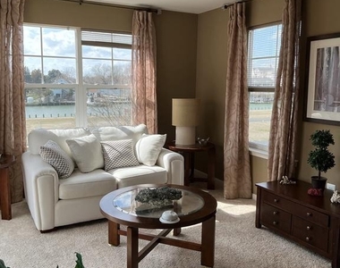 401 N Seaway Ct - Photo Thumbnail 14