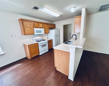11513 James B Connolly Ln - Photo Thumbnail 12