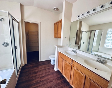 11513 James B Connolly Ln - Photo Thumbnail 28