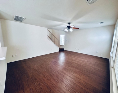 11513 James B Connolly Ln - Photo Thumbnail 6