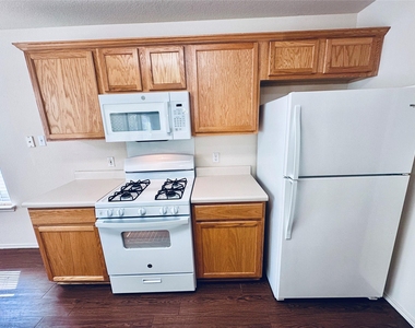 11513 James B Connolly Ln - Photo Thumbnail 16
