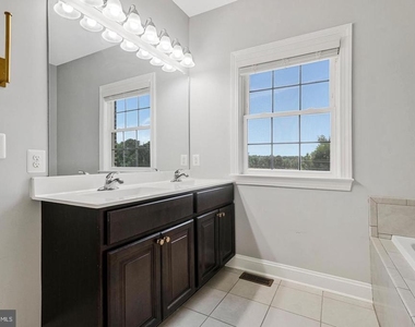 947 Rye Drive - Photo Thumbnail 13