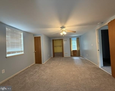 3059 Huntington Circle - Photo Thumbnail 18