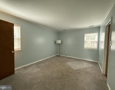 3059 Huntington Circle - Photo Thumbnail 12