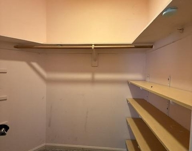 3059 Huntington Circle - Photo Thumbnail 13