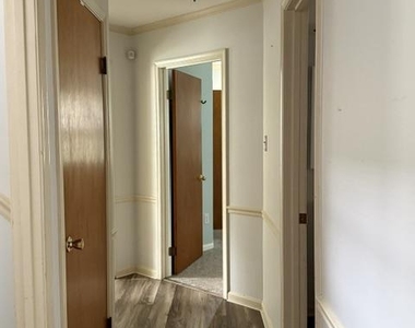3059 Huntington Circle - Photo Thumbnail 6