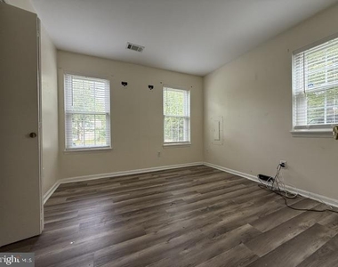 3059 Huntington Circle - Photo Thumbnail 11