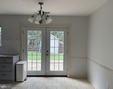 3059 Huntington Circle - Photo Thumbnail 4