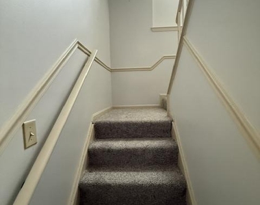 3059 Huntington Circle - Photo Thumbnail 15