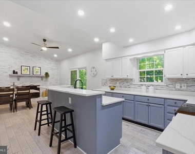 3693 Brookeside Drive - Photo Thumbnail 3