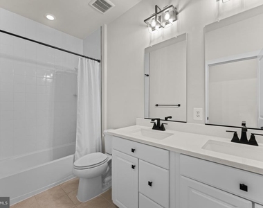 13721 Hunt Valley Court - Photo Thumbnail 18