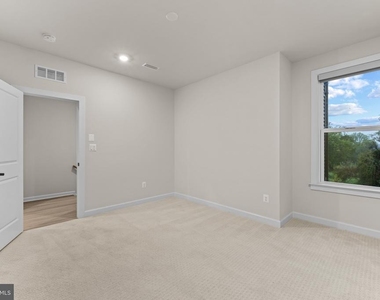 13721 Hunt Valley Court - Photo Thumbnail 17