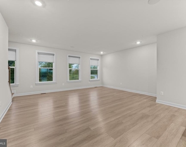 13721 Hunt Valley Court - Photo Thumbnail 10