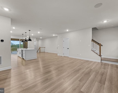 13721 Hunt Valley Court - Photo Thumbnail 12