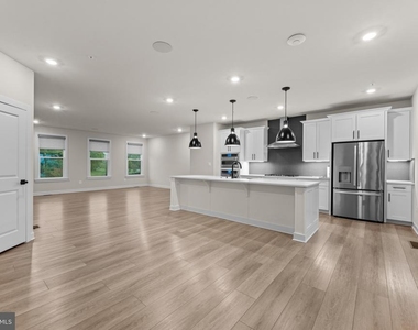13721 Hunt Valley Court - Photo Thumbnail 7
