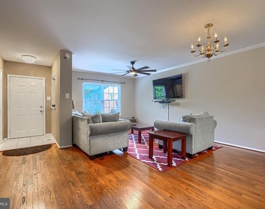 35 Roger Court - Photo Thumbnail 3
