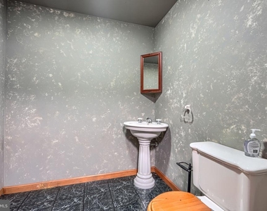 35 Roger Court - Photo Thumbnail 28